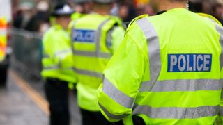 Incident dramatic în fața unei școli din Germania! Un tată și-a atacat fetița cu un cuțit