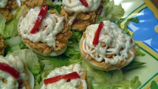 Ouă umplute pentru Paște 2023. Sunt savuroase și ușor de pregătit pentru aperitivul din ziua de sărbătoare