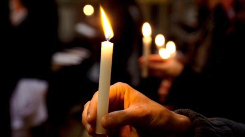 Ce să faci cu lumânarea de Paște, după ce ai adus lumina Învierii la tine acasă