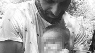 „El nu știe încă, dar mama lui l-a salvat”. Mesajul emoționant al unui tată adoptiv pentru mama lui Enea, bebelușul abandonat din cauza lipsei banilor