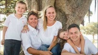 Clipe de coșmar pentru o mamă. Medicii i-au spus că mai are de trăit doar câteva săptămâni, iar acum își organizează petrecerea de adio