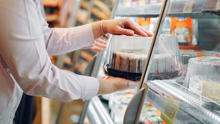 Programul supermarketurilor de Paşte 2023.