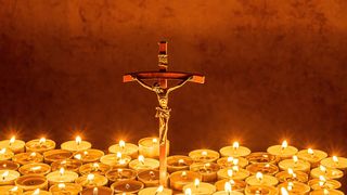 Când se ia Lumină în Noaptea de Paşte 2023? Tradiţii pentru Noaptea de Înviere