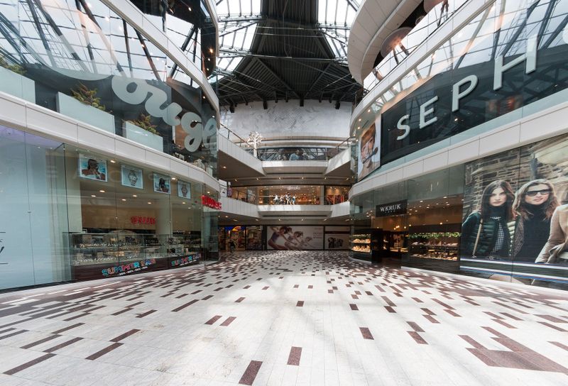 Programul mall-urilor de Paşte 2023: Ce orar de funcţionare au centrele comerciale în Vinerea Mare, Sâmbăta Mare şi în prima zi şi a doua zi de Paşte?