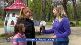 Turiști la T&acirc;rgul de Paște