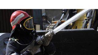 O persoană a suferit arsuri în urma unui incendiu izbucnit la o fabrică de mobilă din Mureș