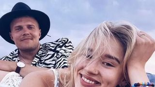 S-a căsătorit cu fratele vitreg, încurajată chiar de mama ei. Povestea ei a devenit virală