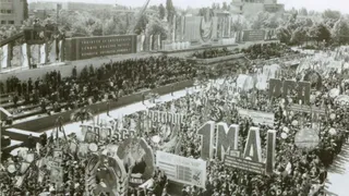 Minivacanța de 1 Mai 2023. C&acirc;nd pică Ziua Muncii și c&acirc;te zile libere vor avea rom&acirc;nii &icirc;n acest an?