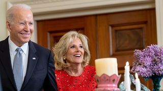 Președintele Joe Biden și prima doamnă Jill Biden au c&acirc;știgat 579.514 dolari &icirc;n 2022, mai puțin dec&acirc;t &icirc;ncasările din anul precedent