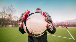 Gestul inedit făcut de o tânără pentru a-și împiedica iubitul să meargă la un meci din Ligue 1