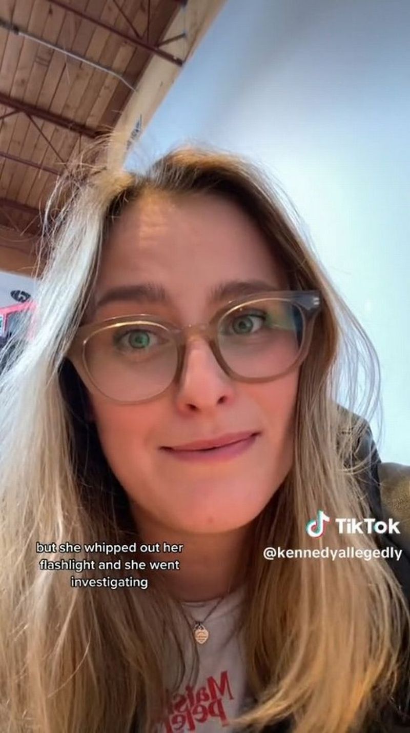 VIDEO. O femeie a descoperit o cameră ascunsă în baia de la hotel. Incredibil unde se afla montată