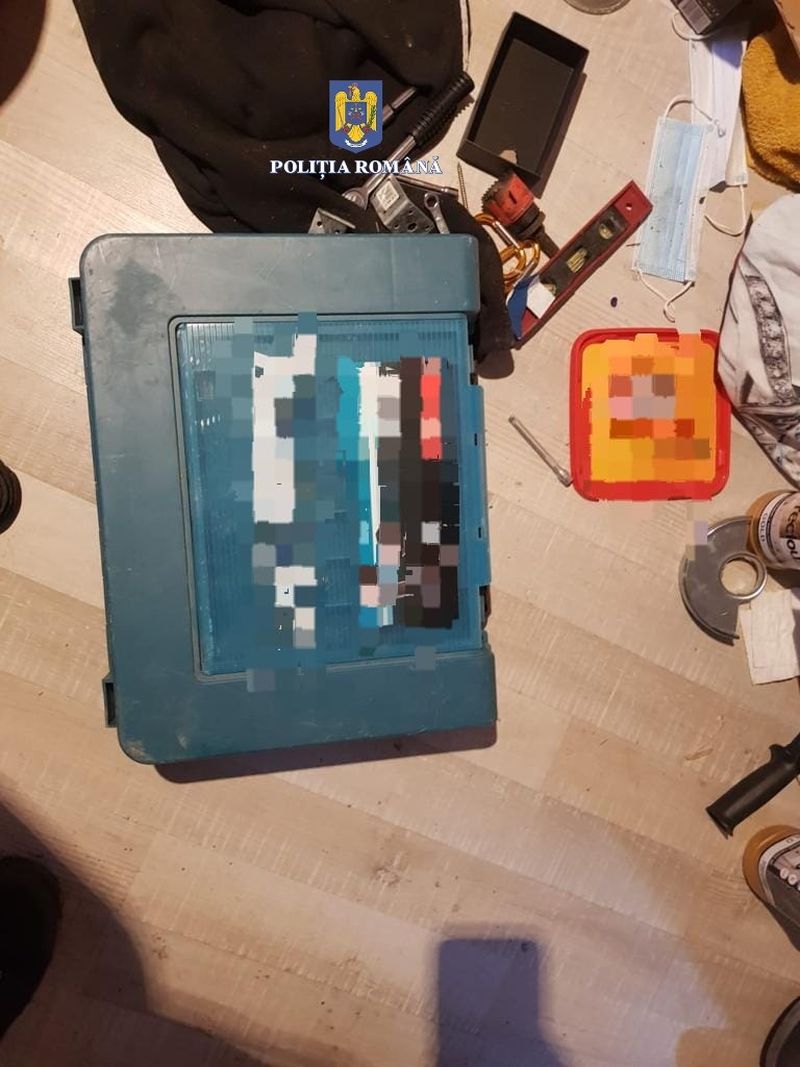 FOTO - Percheziții de amploare în județul Constanța, la persoane suspectate de furt și furt calificat. Indivizii au vârste cuprinse între 15 și 29 de ani