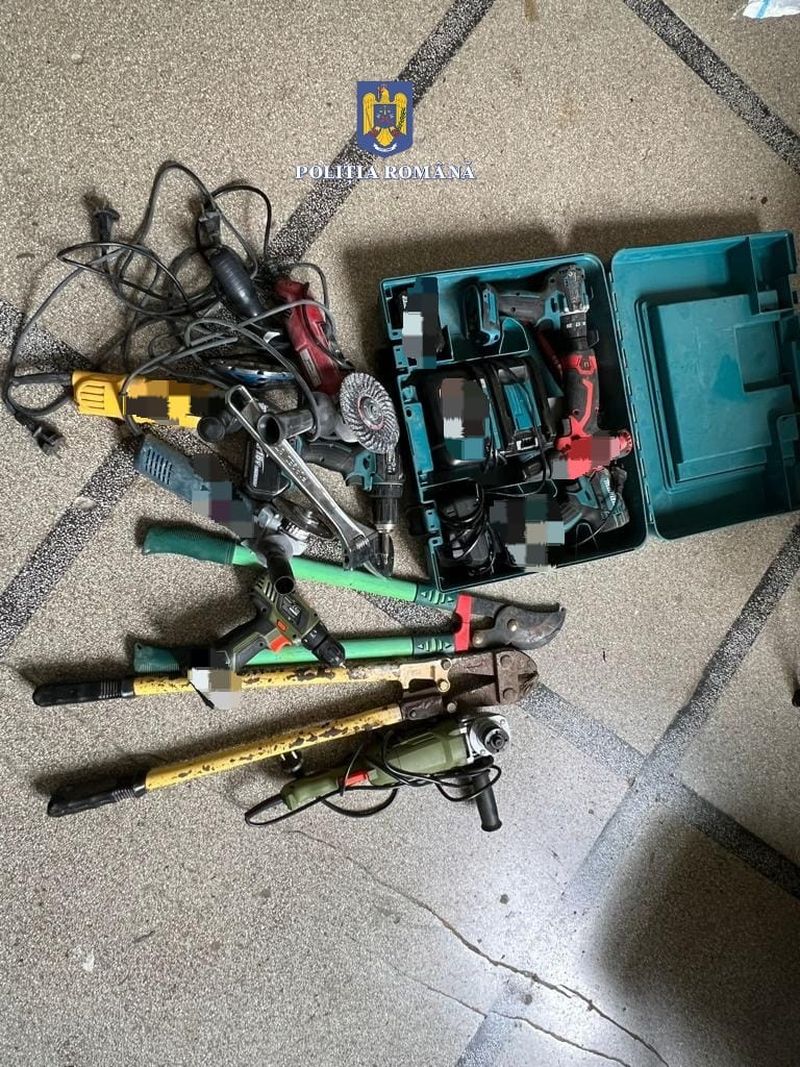 FOTO - Percheziții de amploare în județul Constanța, la persoane suspectate de furt și furt calificat. Indivizii au vârste cuprinse între 15 și 29 de ani