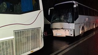 Două autocare cu 90 de elevi s-au ciocnit pe DN 1. S-a activat planul roșu de intervenție