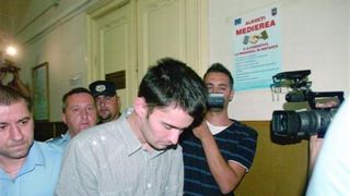 Pedofilul din Ploiești condamnat la 16 ani de închisoare pentru că urmărea fetițe pe care le adormea cu formol pentru a le viola a cerut eliberarea condiționată