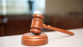 Patru persoane din Iași au fost arestate pentru trafic de droguri de mare risc şi spălare de bani