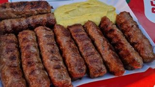 C&acirc;nd a pornit afacerea &icirc;n anul 2011, un mic costa 2 lei bucata.