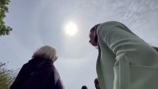 Un fenomen uluitor a apărut pe cer la vizita Papei Francisc în Ungaria. "Se întâmplă o dată la 10 ani!"