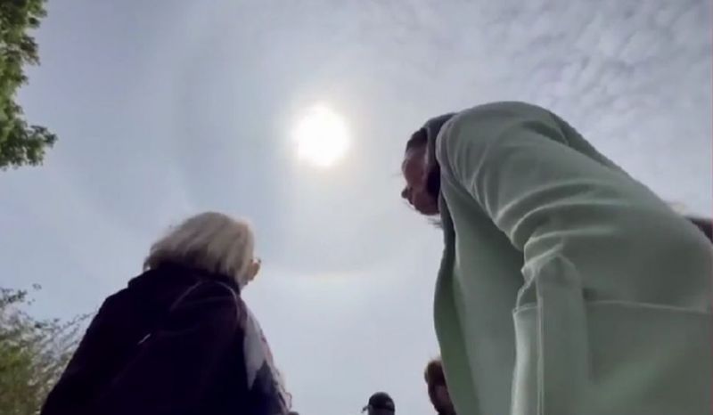 Un fenomen uluitor a apărut pe cer la vizita Papei Francisc în Ungaria. "Se întâmplă o dată la 10 ani!"