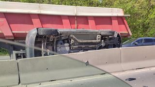 &Icirc;n total, trei autovehicule au fost implicate &icirc;n accident.