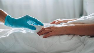 Eleva din Cluj care s-a &icirc;necat cu un jeleu la școală a murit. Ea a stat internată 6 zile &icirc;n spital