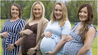 Patru surori sunt &icirc;nsărcinate &icirc;n același timp. "Suntem ca niște păpuși rusești"