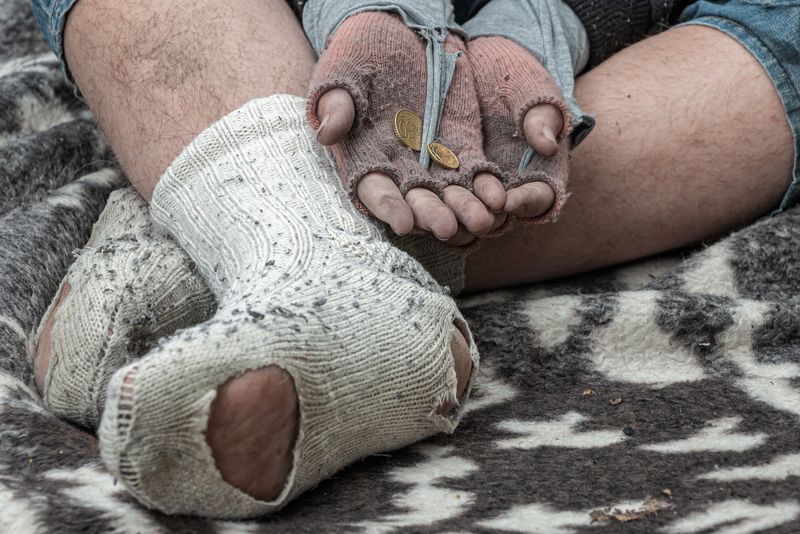 VIDEO - Asta-i România! Telenovela româno-italiană: Cum a ajuns un italian de 83 de ani să cerșească din cauza unei românce cu 50 de ani mai tânără