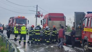 UPDATE: Un accident rutier urmat de un incendiu a avut loc în județul Alba. Conducătorul autoturismului implicat în accident a decedat