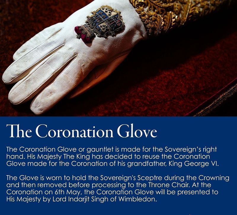 Încoronarea Regelui Charles al III-lea. Cum arată hainele istorice pe care regele le va purta?