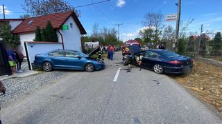 FOTO - Accident rutier grav pe Valea Avrigului. O fetiță de patru ani și o femeie au fost transportate la spital
