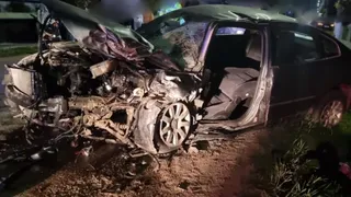 În accident au fost implicate şase persoane, dintre care trei fost încarcerate.