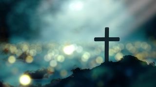 Sf. Constantin și Elena 2023. Ce se dă de pomană &icirc;n această zi? Este sărbătoare cu cruce roșie!