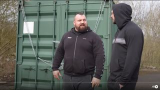 VIDEO. A cumpărat un container misterios cu 14.000 de euro. Ce a găsit înăuntru i-a schimbat viața