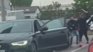 Victima a fost internată în spital cu mai multe răni.