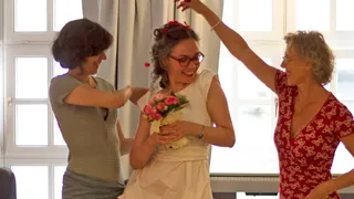 Incredibil! O rom&acirc;ncă s-a căsătorit cu ea &icirc;nsăși: &bdquo;Un angajament deplin cu mine&rdquo;