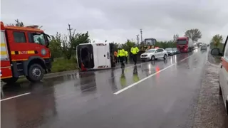 12 răniți în accidentul teribil cu  autocarul din Buzău. Medicii au fost chemați de acasă pentru a se ocupa de pacienți