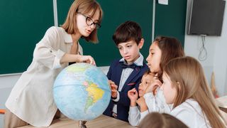 Scăderea notei la purtare &icirc;n 2023 pentru absențe. 