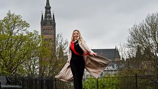 A crescut pe străzi și a fost alcoolică, apoi s-a luptat cu sindromul ADHD, dar acum e la un pas să fie noua Miss Scoția