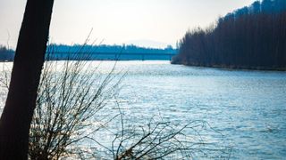 Un bărbat și-a ucis soția și i-a aruncat cadavrul într-un râu