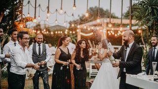 Ce nu trebuie să porți niciodată la o nuntă? Superstiții pentru marele eveniment!