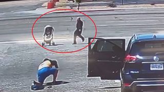 VIDEO. Omul fără adăpost care a salvat un bebeluș de la o moarte sigură a primit o ofertă irezistibilă