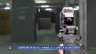 Capturi în școli- Armă cu lunetă și un cuțit