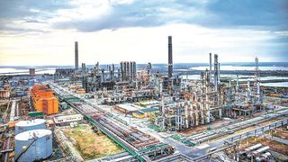 VIDEO | Anchetă la Rafinăria Petromidia. Care este starea de sănătate a femeii?