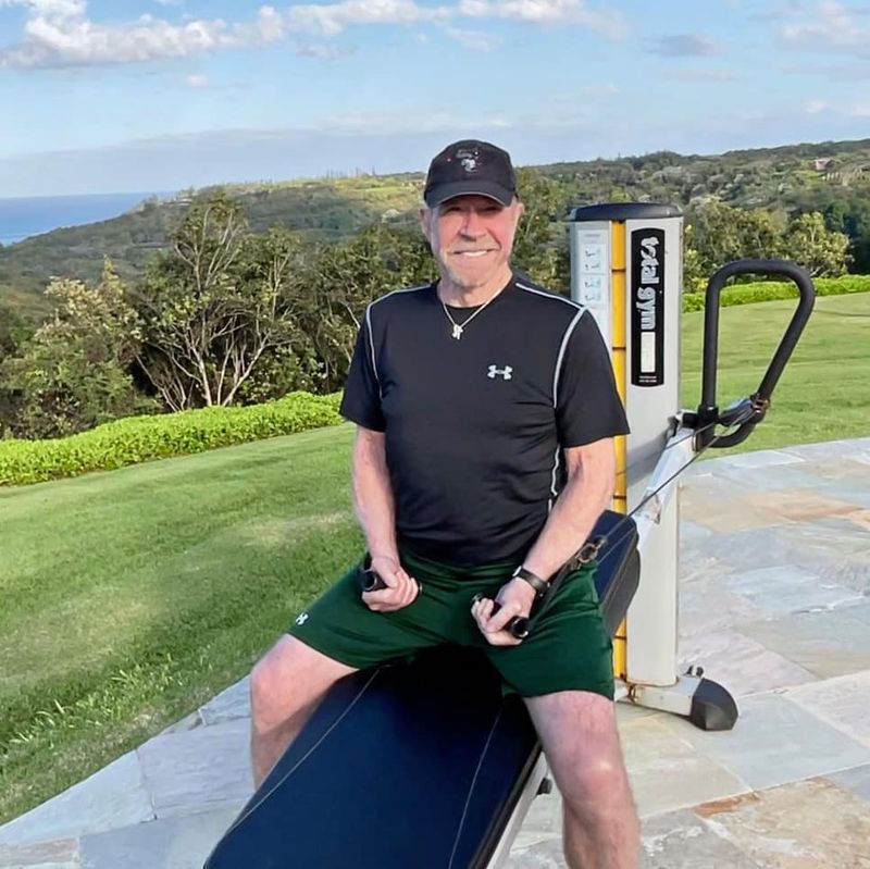 Cum arată Chuck Norris la 83 de ani