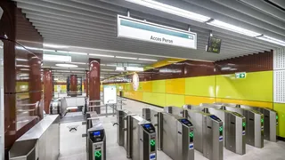 Panică în stația de metrou de la Universitate. Un călător a tras sistemul de alarmă