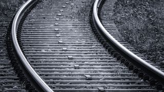 Conform pompierilor, fata a murit prinsă &icirc;n tamponul trenului.&nbsp;