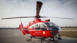 Copil de doi ani, în stare gravă dupa ce o poartă a căzut peste el, în Brașov