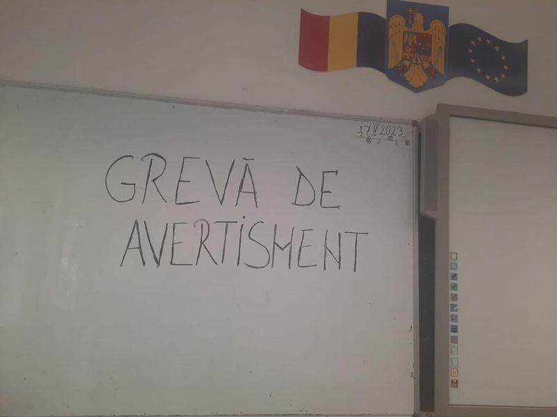 Grevă profesori 2023. Ce se întâmplă cu elevii în timpul grevei avertisment?
