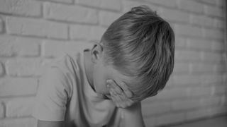 VIDEO - Un copil a fost bătut crunt pe un câmp din Ilfov de un adolescent