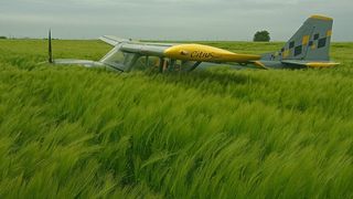 Din fericire, pilotul este acum &icirc;n stare bună și a reușit să iasă singur din acea aeronavă.